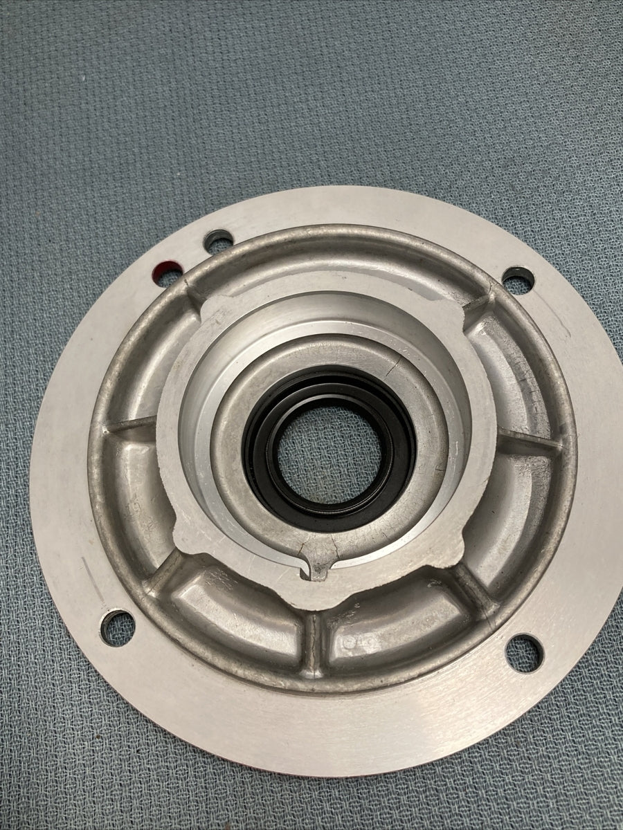 NEW BRIGGS AND STRATTON 391062 COVER, CRANKCASE