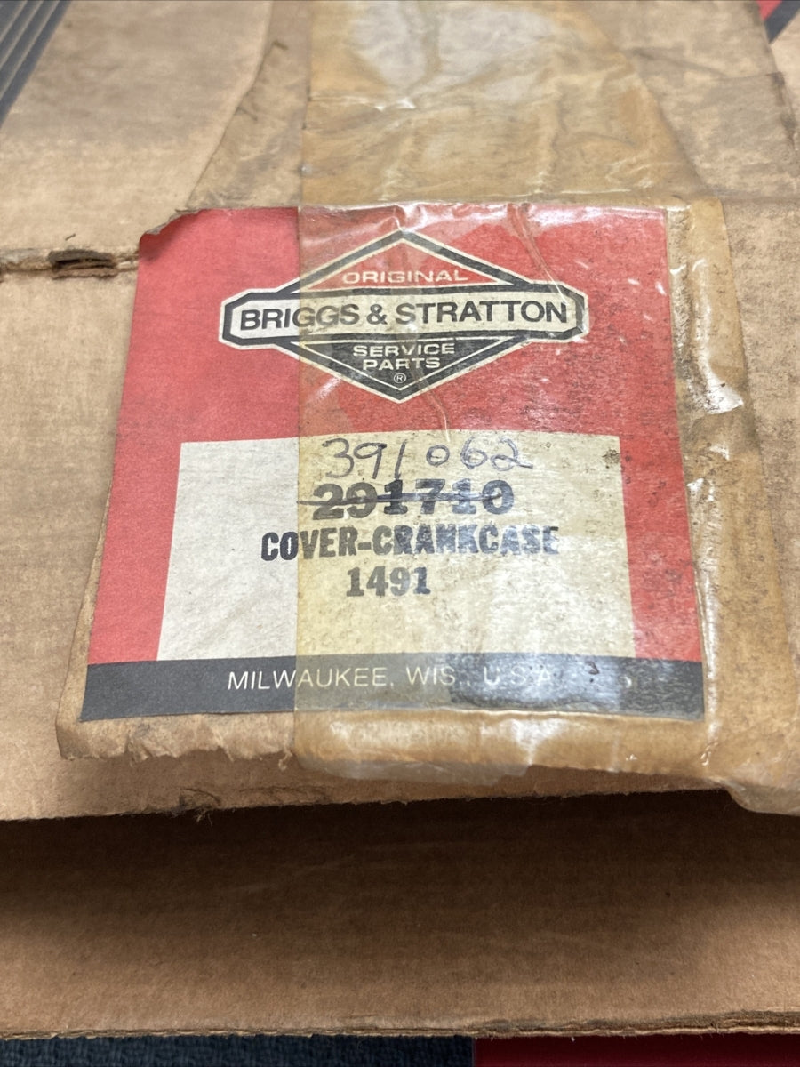 NEW BRIGGS AND STRATTON 391062 COVER, CRANKCASE