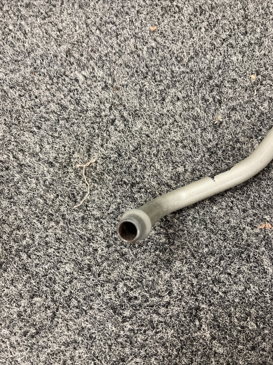 NEW GENUINE GM 15053198 TRANSMISSION FLUID COOLER OUTLET PIPE 1996-2005 GR 4.128