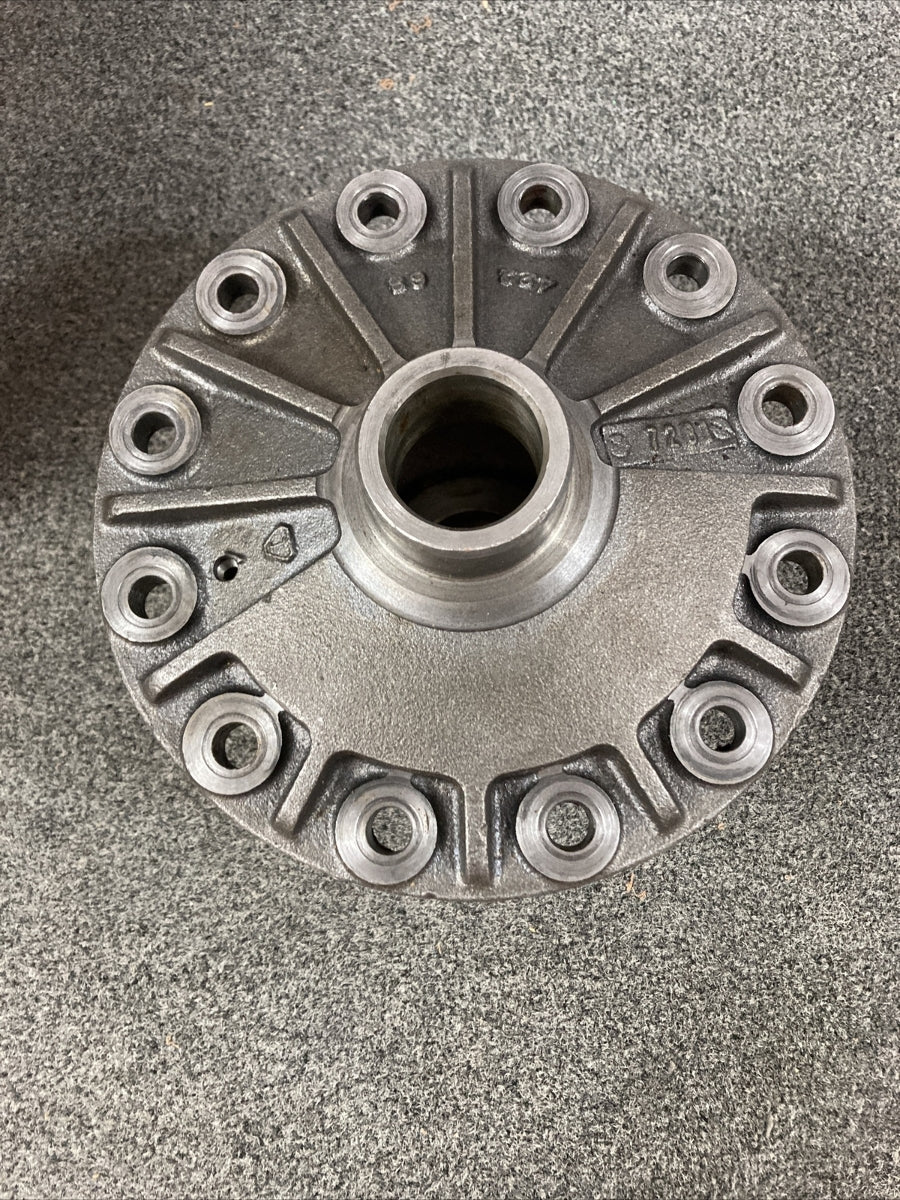 NEW GENUINE GM 15547347 DIFFERENTIAL CASE 1985-1991 GR 5.510