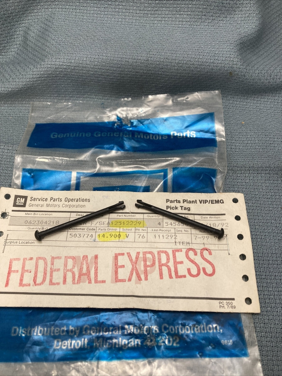 QTY 2 NEW GENUINE GM 12512229 PIN, FR SEAT STORAGE ARMREST HINGE 1992-99 GR 14.9