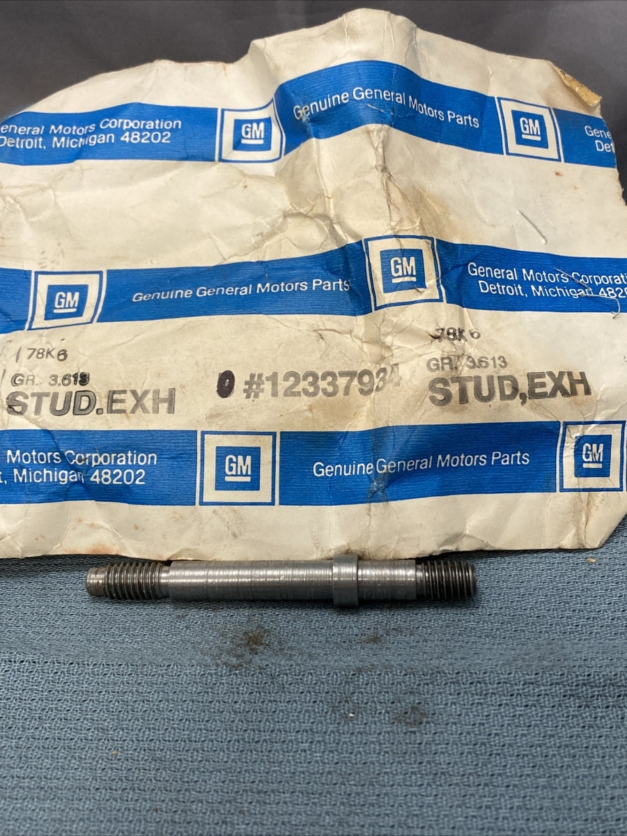 NEW GENUINE GM 12337934 STUD, EXHAUST MANIFOLD PIPE 1985-1989 GR 3.613