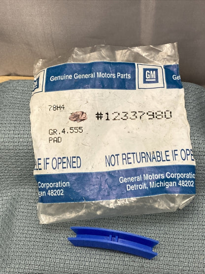 NEW GENUINE GM 12337980 INSERT, TRANSFER CASE 2/4 WHEEL DRIVE SHIFT FORK 1983-00