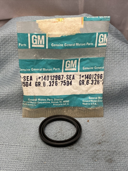 NEW GENUINE GM 14012967 SEAL, FRONT WHEEL HUB 1985-1991 GR 6.326