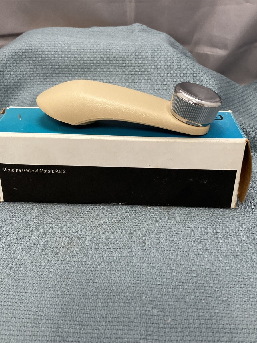 NEW GENUINE GM 20682017 SIDE DOOR WINDOW REGULATOR HANDLE 1987-1988 GR 10.797