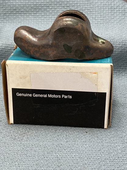 NEW GENUINE GM 22505583 ARM, VALVE ROCKER 1982-1990 GR 0.333