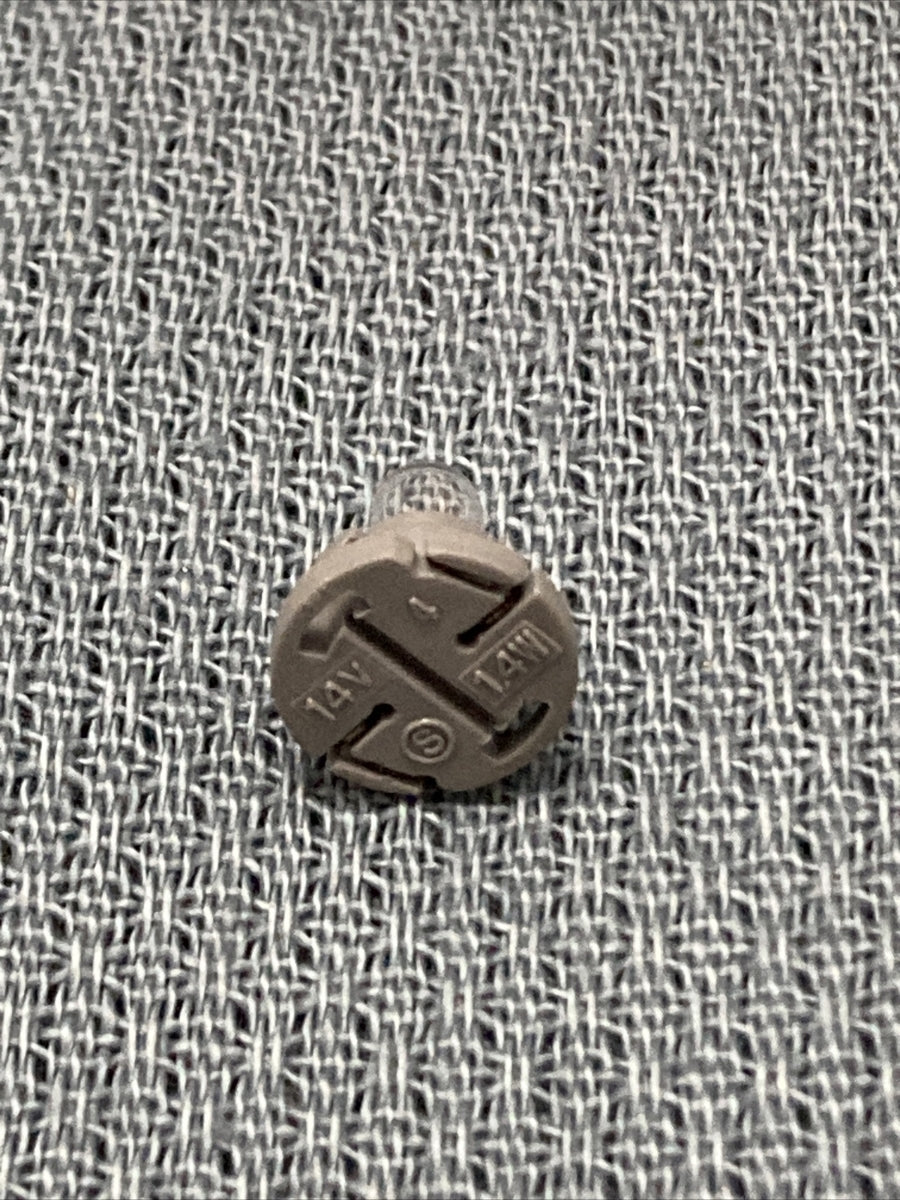NEW GENUINE GM 22535618 LAMP, WINDSHIELD WIPER CONTROL KNOB GR 10.166