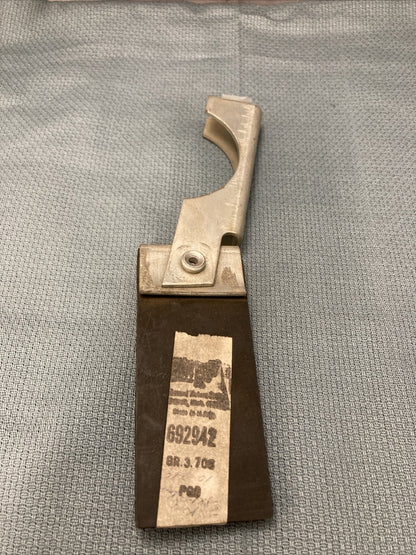 NEW GENUINE GM 692942 TAIL PIPE HANGER GR 3.705