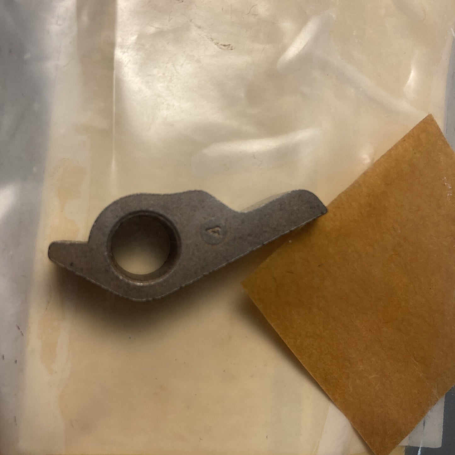 NEW GENUINE WISCONSIN 27-525-008-0 DOG