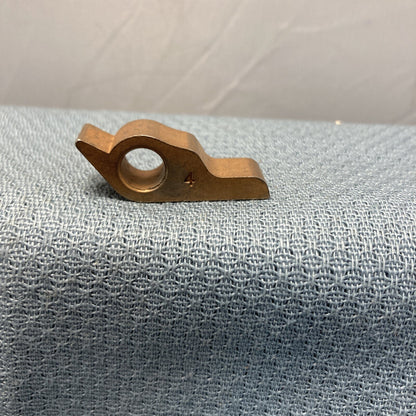 NEW GENUINE WISCONSIN 27-525-008-0 DOG