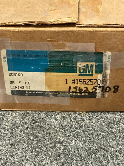 NEW GENUINE GM 15625708 PAD KIT, FRONT DISC BRAKE LINING GR 5.018