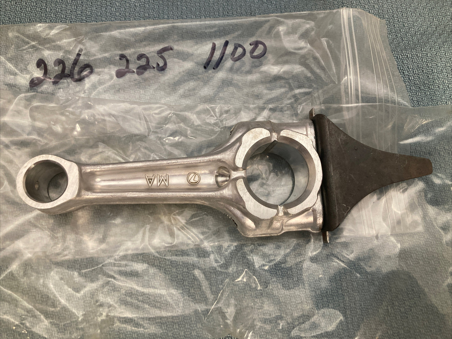 NEW SUBARU ROBIN 226-225-1100 CONNECTING ROD SUPERSEDED 226-225-0110