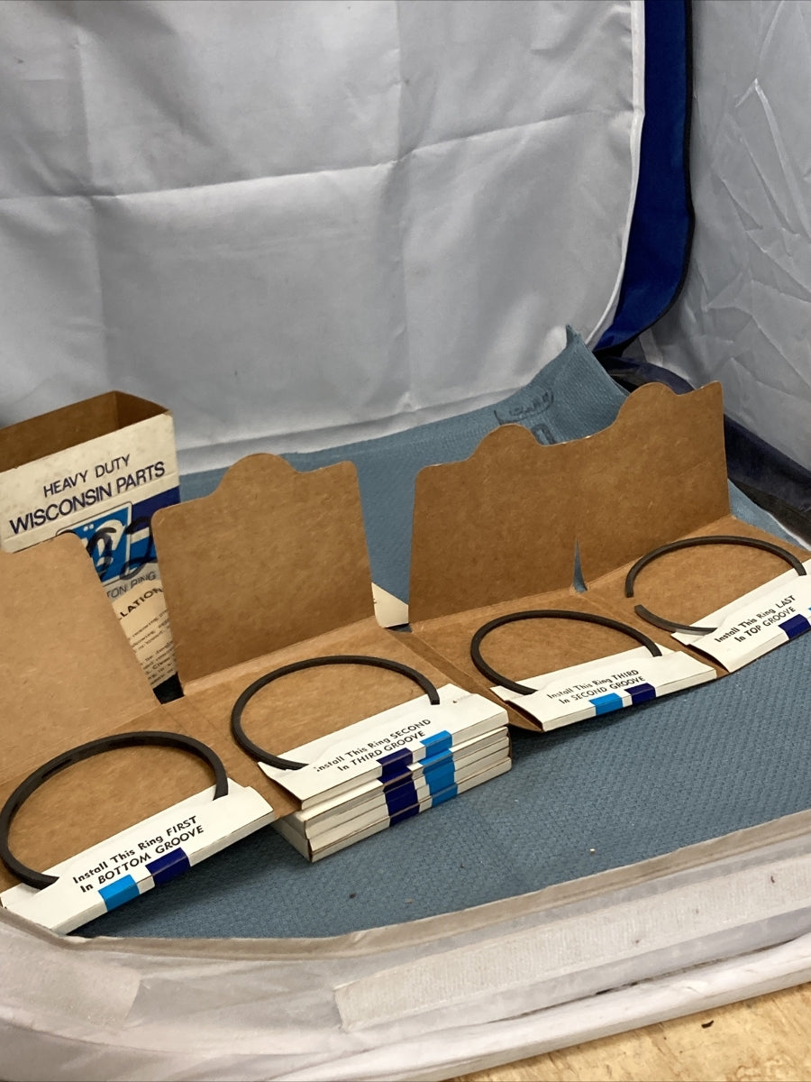 New Genuine Wisconsin Parts DR20CS-30 Piston Ring Set