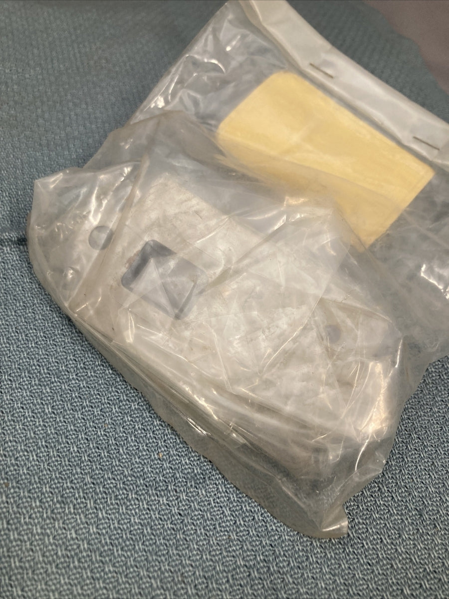 NEW TELEDYNE WISCONSIN ROBIN SUBARU 226-16101-01 BREATHER PLATE