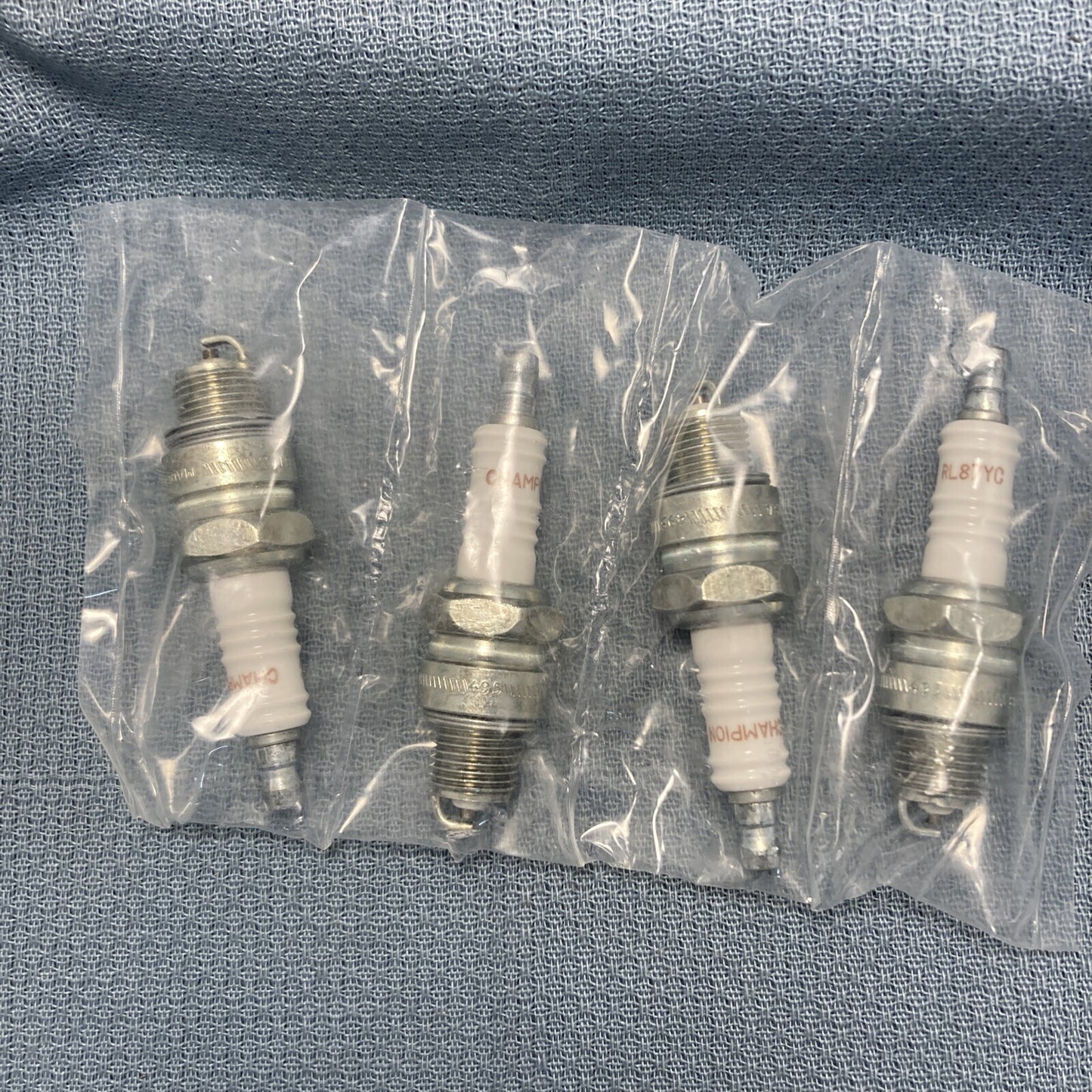 NEW GENUINE RENAULT 50181002 IGNITION KIT WITH SPARK PLUGS