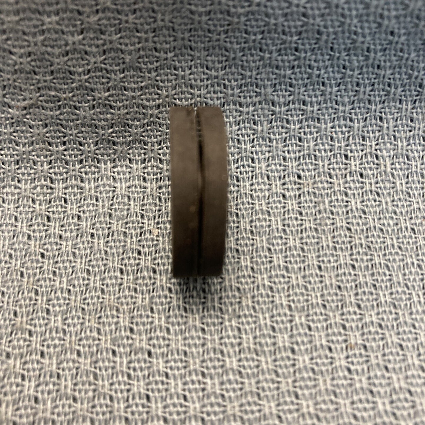 QTY 2, NEW WISCONSIN TELEDYNE SUBARU ROBIN 226-70245-08 Grommet Makita G2400R