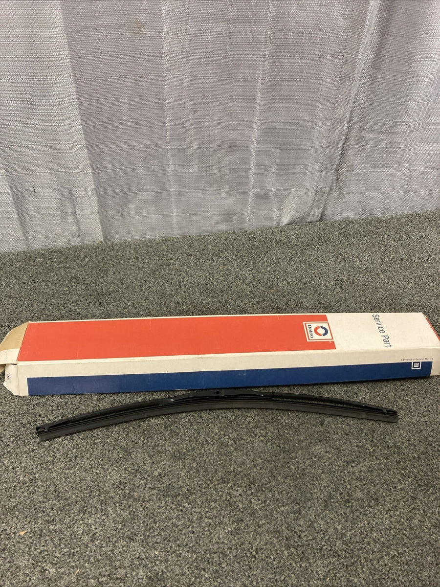 NEW GENUINE GM 22063134 BLADE, WINDSHIELD WIPER 18"