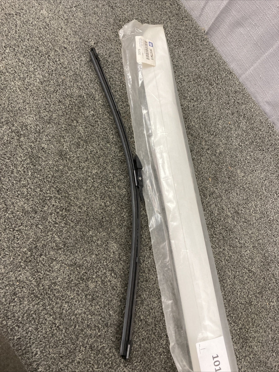 NEW GENUINE GM 15779415 BLADE ASSEMBLY, WINDSHIELD WIPER *BLACK GR 10.146