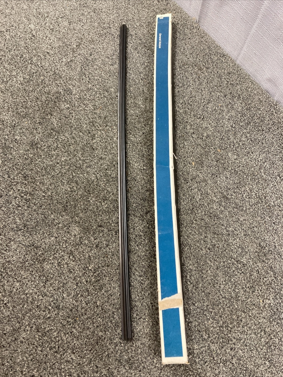 NEW GENUINE GM 12337565  INSERT, WINDSHIELD WIPER BLADE GR 10.146