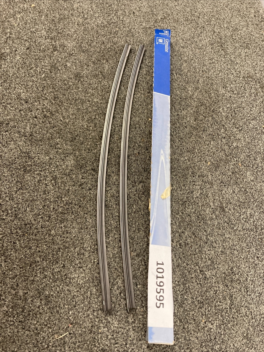 QTY 2 NEW GENUINE GM 12337767 BLADE INSERT, WINDSHIELD WIPER GR 10.146