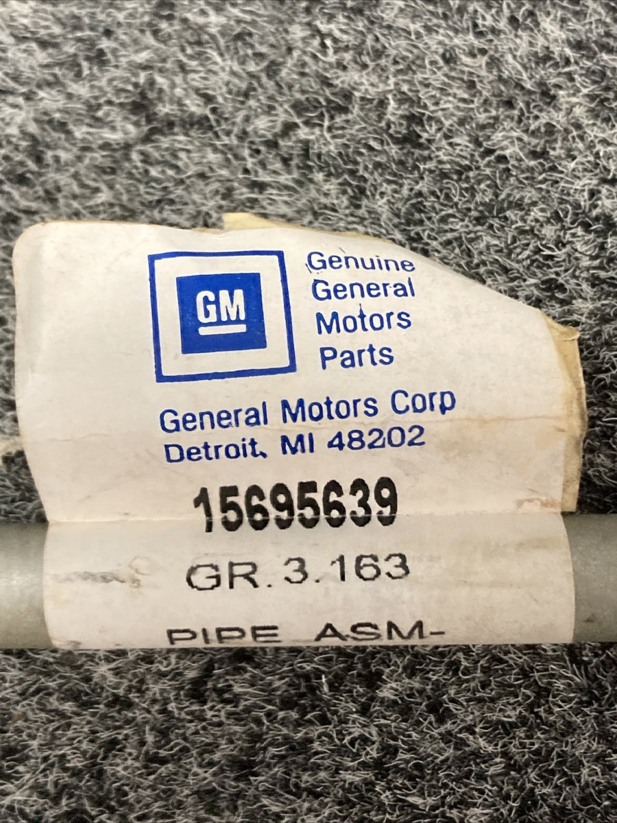 NEW GENUINE GM 15695639 PIPE ASSEMBLY, REAR FUEL FEED GR 3.163