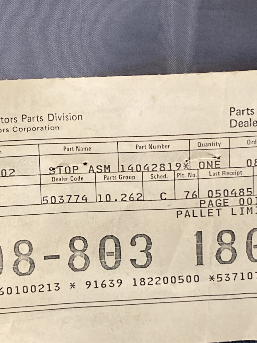 NEW GENUINE GM 14042819 STOP, INSTRUMENT PANEL COMPARTMENT DOOR GR 10.262