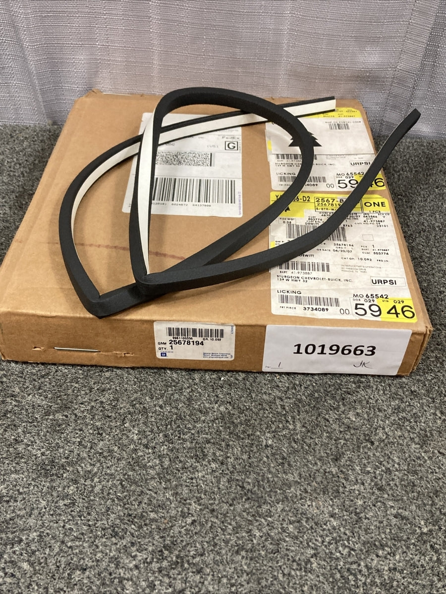 NEW GENUINE GM 25678194 SEALING STRIP, WINDSHIELD GR 10.092