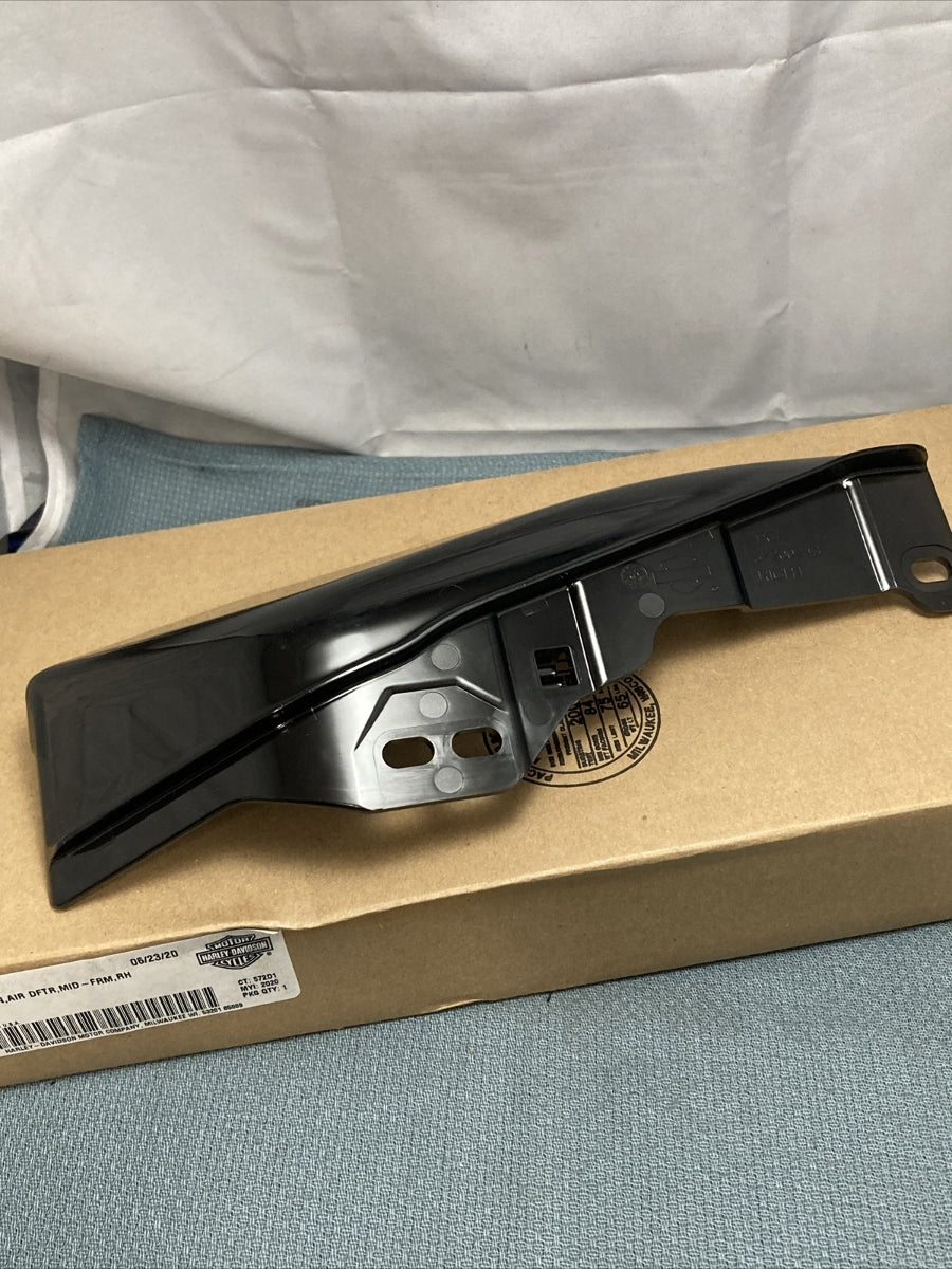 NEW GENUINE HARLEY DAVIDSON 57200243 SHROUD, ENGN, AIR DFTR, MID-FRM, RH