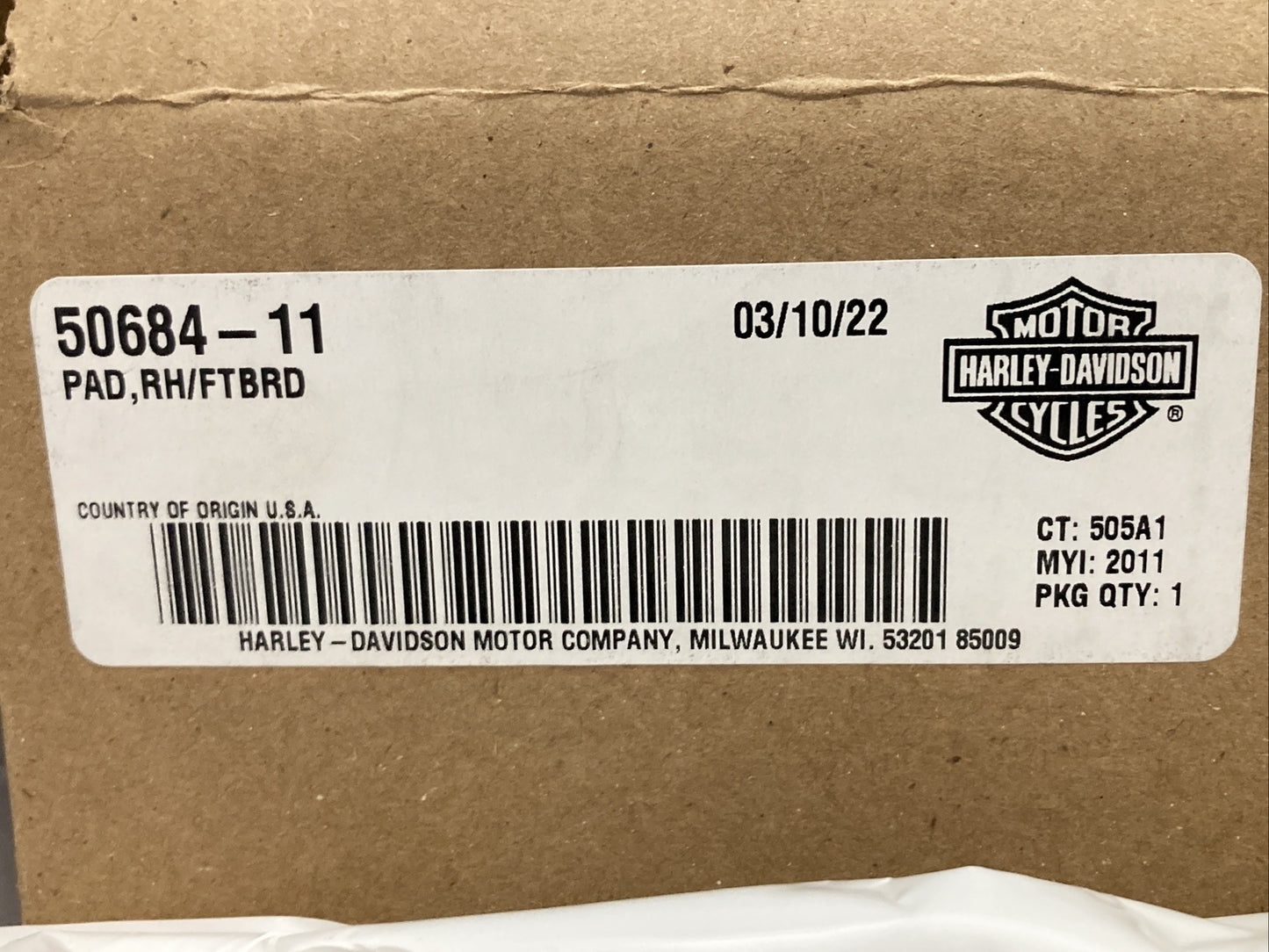 NEW GENUINE HARLEY DAVIDSON 50684-11 RUBBER PAD FOOTBOARD RH