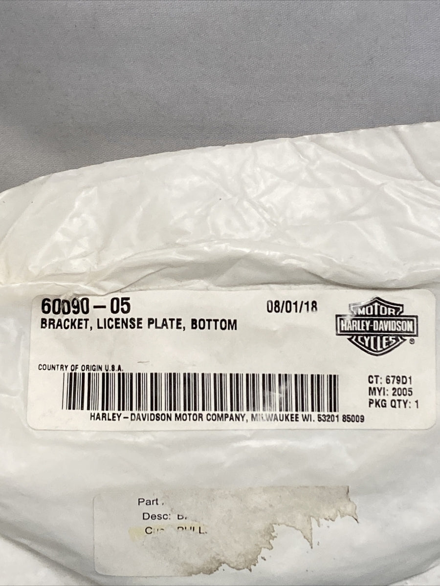 NEW GENUINE HARLEY DAVIDSON 60090-05 BRACKET, LICENSE PLATE, BOTTOM