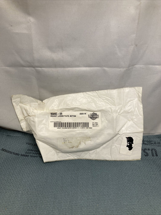 NEW GENUINE HARLEY DAVIDSON 60090-05 BRACKET, LICENSE PLATE, BOTTOM