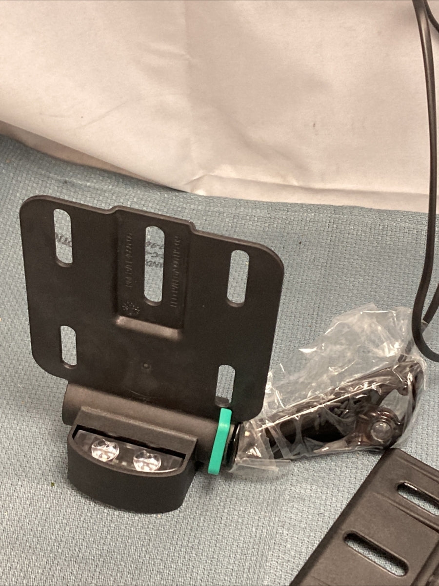 NEW GENUINE HARLEY DAVIDSON 67900281 BRKT,LIC PL, SIDEMNT/EXT