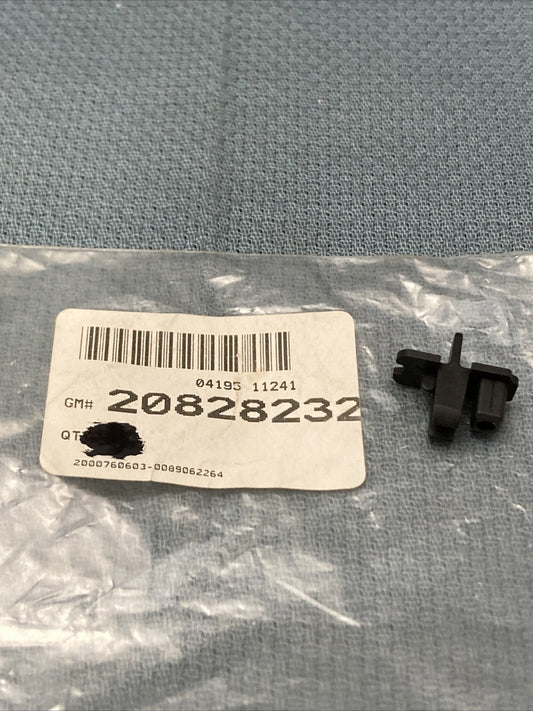 NEW GENUINE GM 20828232 CLIP, FRONT SIDE DOOR OUTSIDE HANDLE 2007-2014