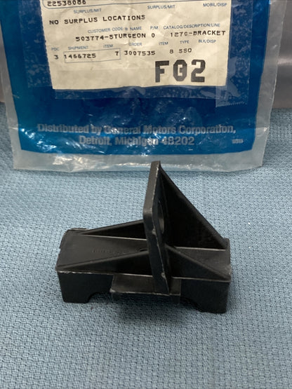 NEW GENUINE GM 22538086 BRACKET, RADIATOR