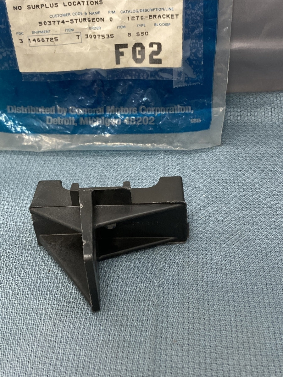 NEW GENUINE GM 22538086 BRACKET, RADIATOR