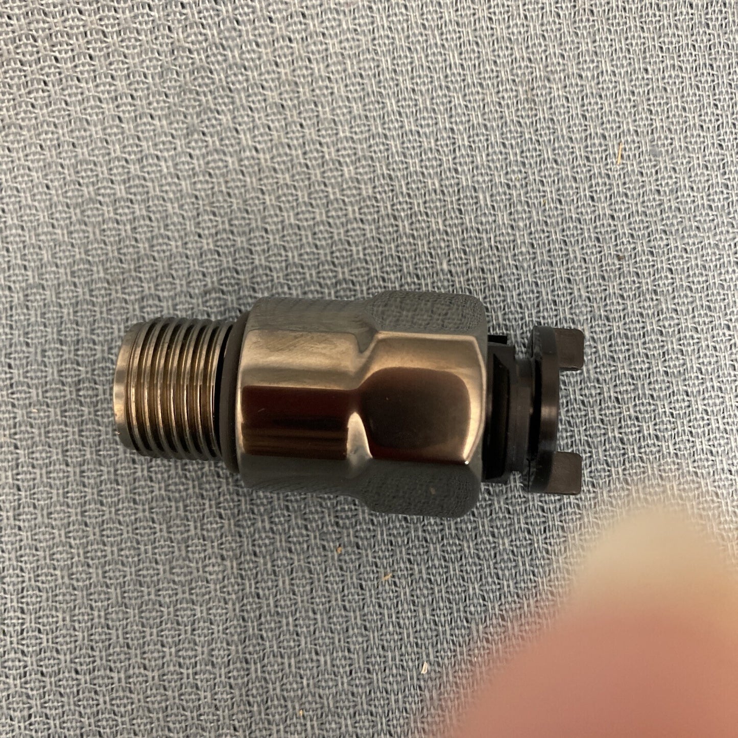 NEW GENUINE HARLEY DAVIDSON 62700169 OIL LINE Feed / Return Connector