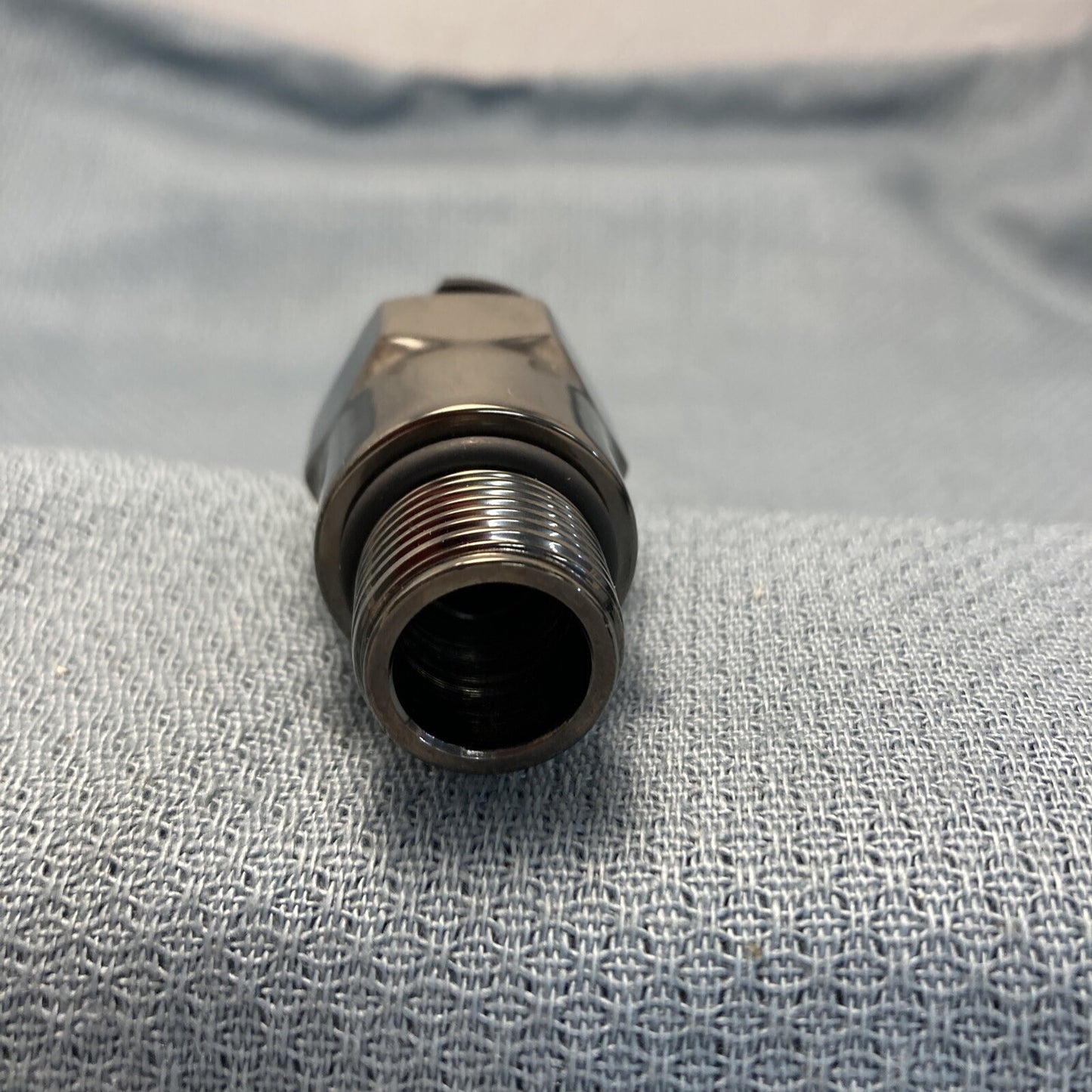 NEW GENUINE HARLEY DAVIDSON 62700169 OIL LINE Feed / Return Connector