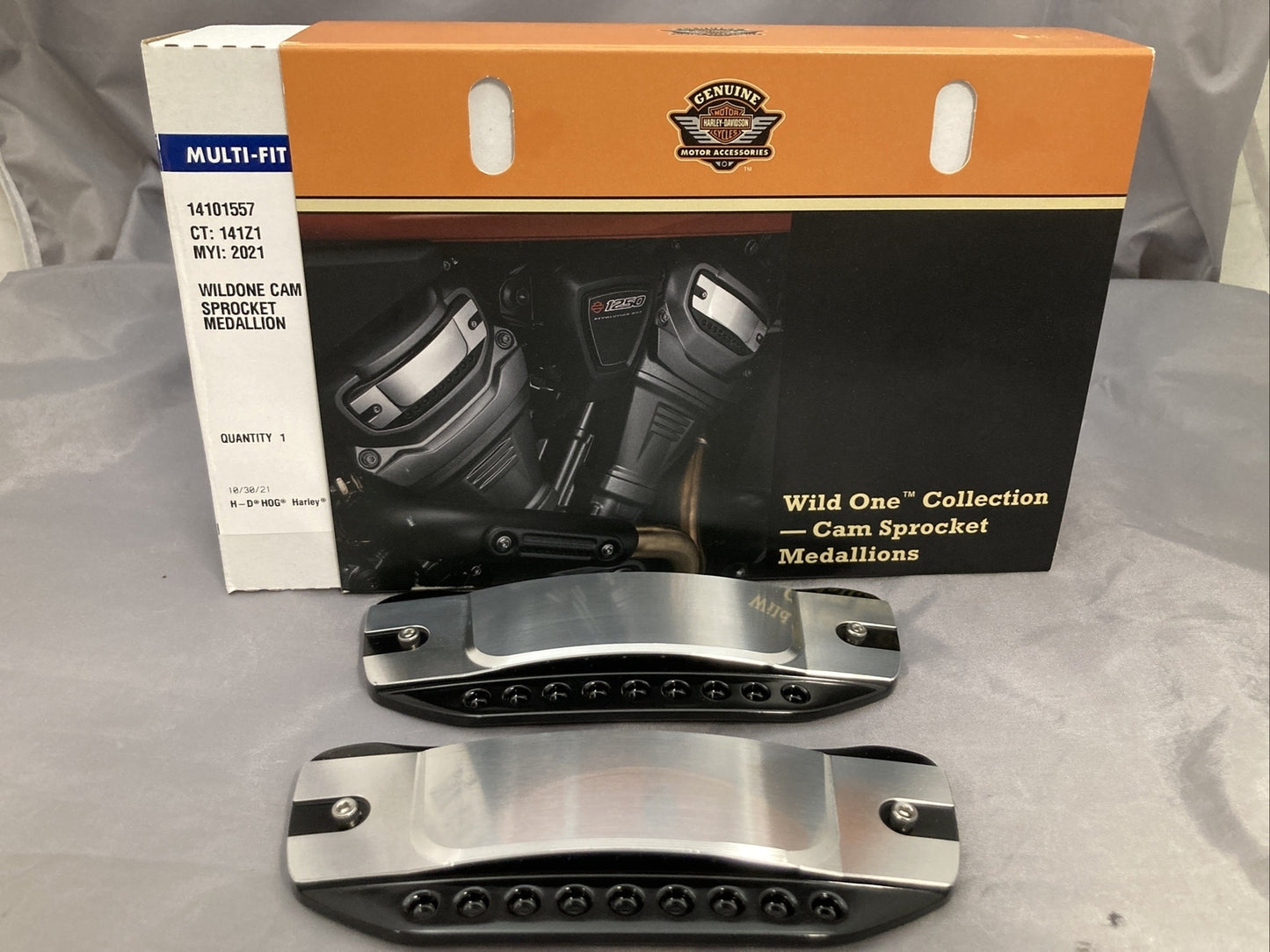 NEW GENUINE HARLEY DAVIDSON 14101557 WILD ONE CAM SPROCKET MEDALLIONS