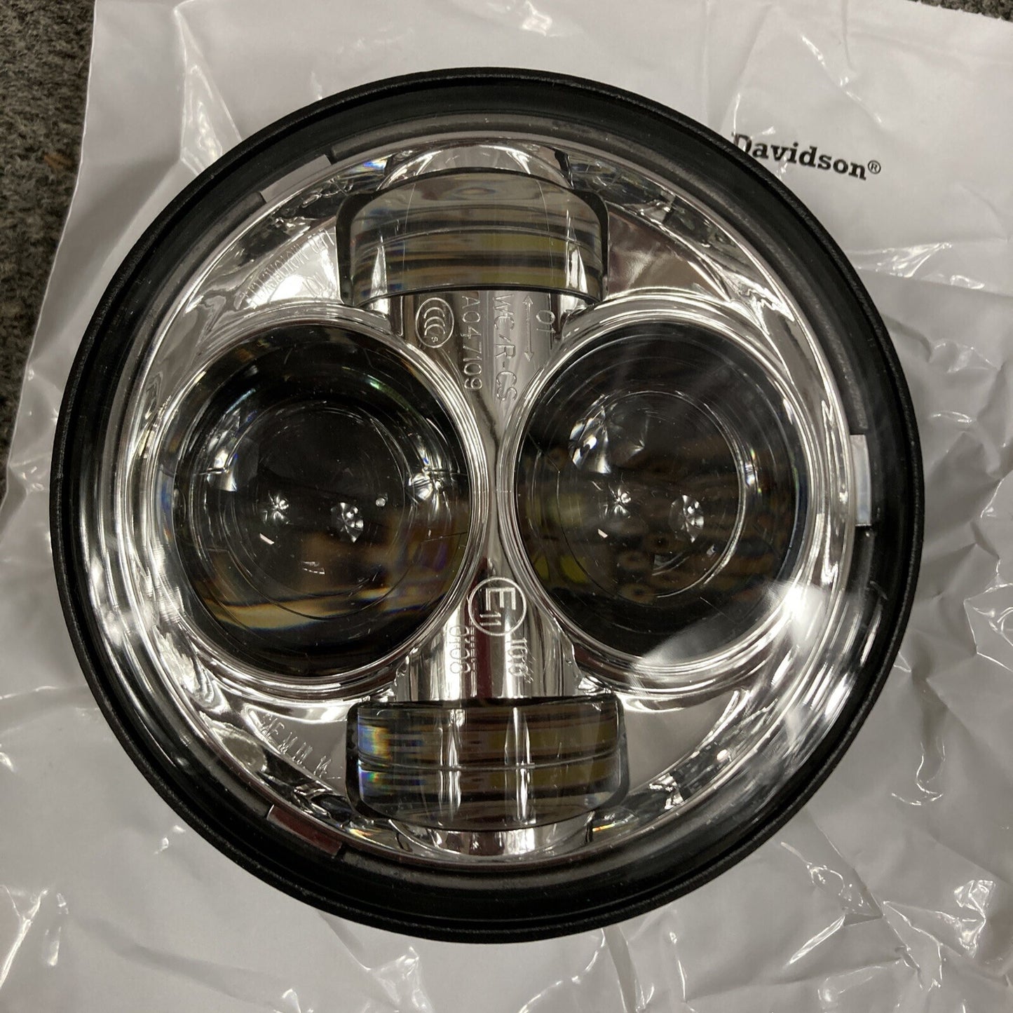 NEW GENUINE HARLEY DAVIDSON 67700077 LAMP, HEADLIGHT