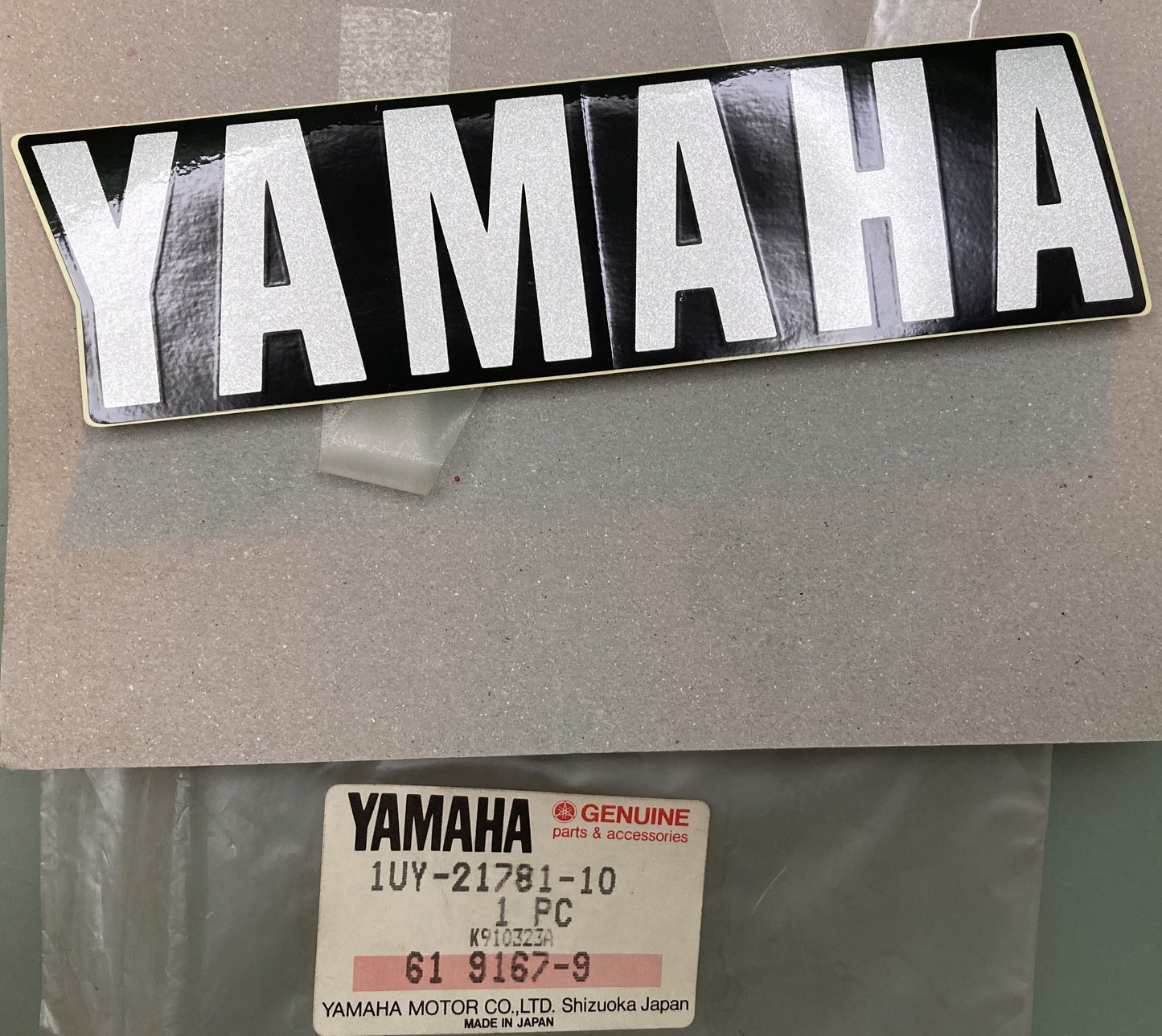 New Genuine Yamaha 1UY-21781-10 Emblem 1 (Yamaha Black)