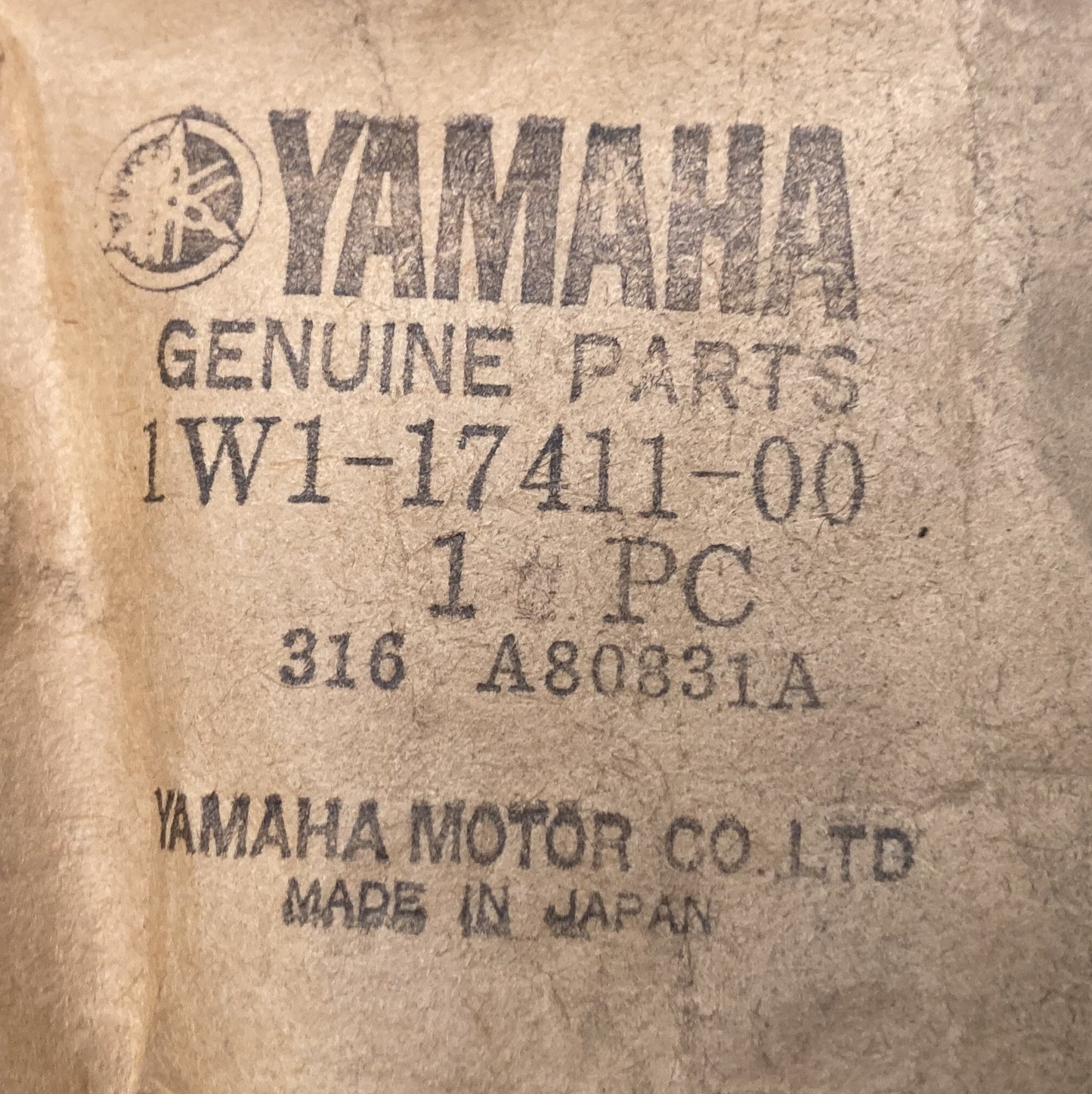 New Genuine Yamaha 1W1-17411-00 Axle, Main