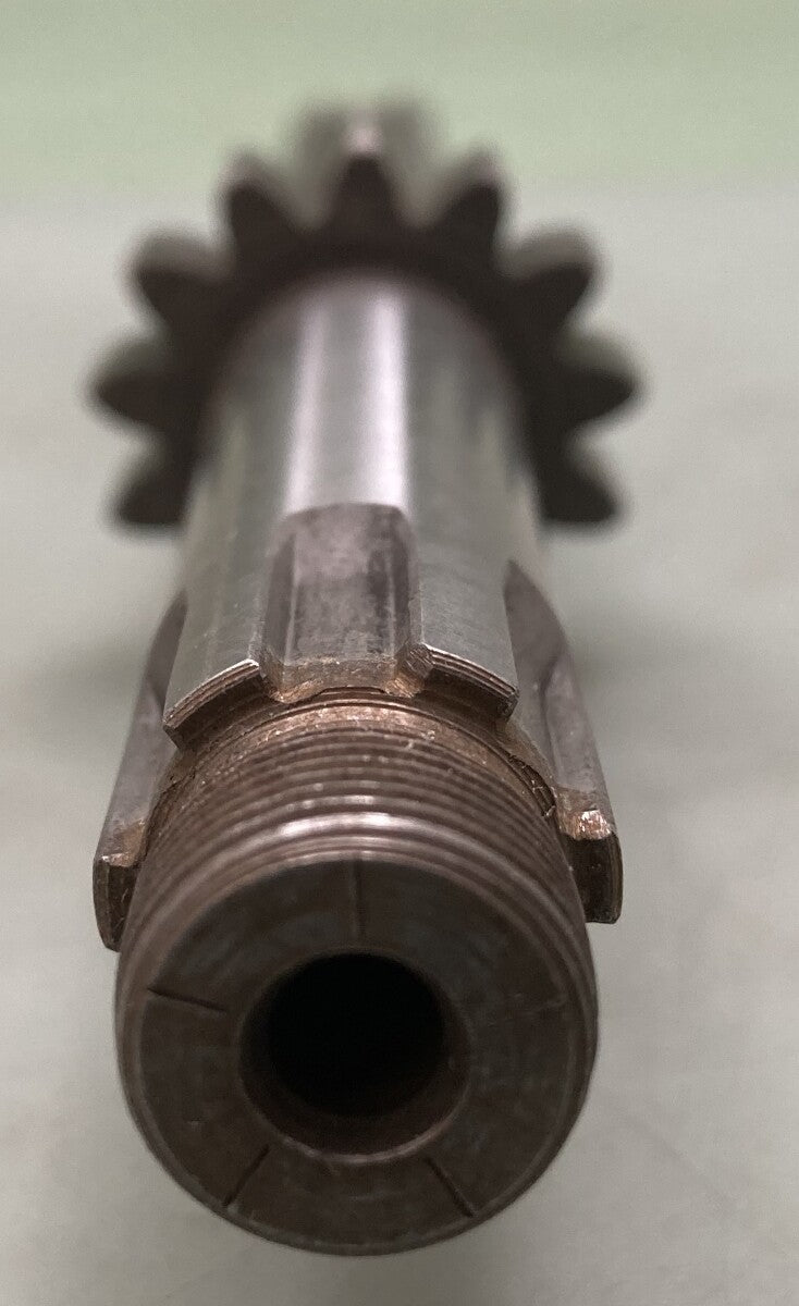 New Genuine Yamaha 1W1-17411-00 Axle, Main