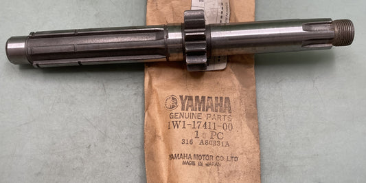 New Genuine Yamaha 1W1-17411-00 Axle, Main