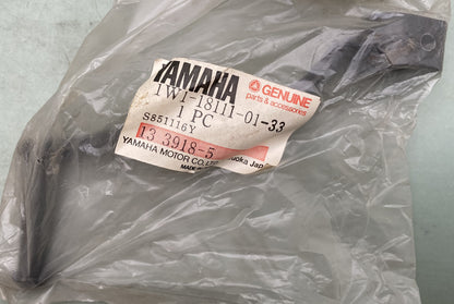 New Genuine Yamaha 1W1-18111-01-33 Pedal, Shift