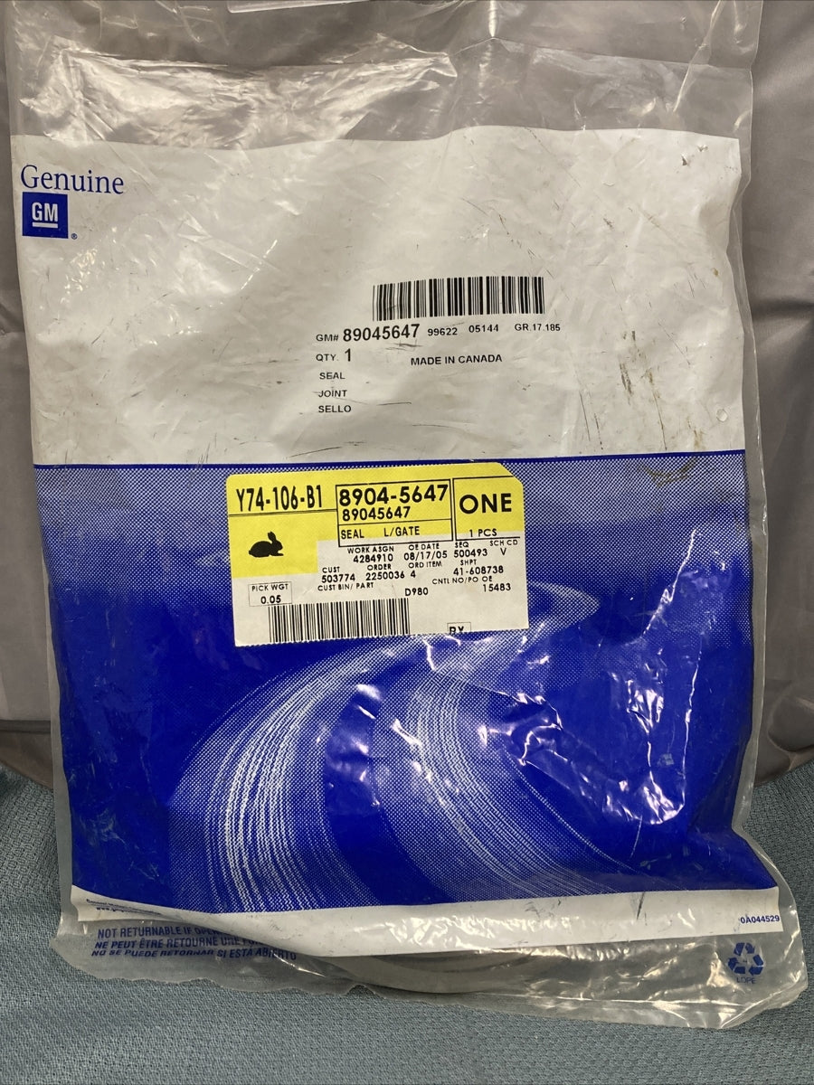 NEW GENUINE GM 89045647 SEAL, LIFT GATE OUTSIDE PULL HANDLE GR 17.185