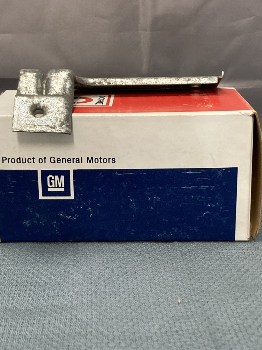NEW GENUINE ACDELCO/GM 22510677 BRACKET, ELECTRIC ANTENNA LOWER MOUNT GR 9.647