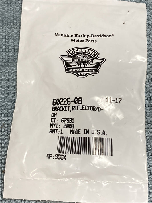 NEW GENUINE HARLEY DAVIDSON 60226-08 BRACKET, REFLECTOR
