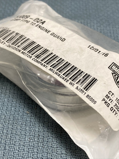 NEW GENUINE HARLEY DAVIDSON 51009-02A CLAMP FTPG TO ENGINE GUARD