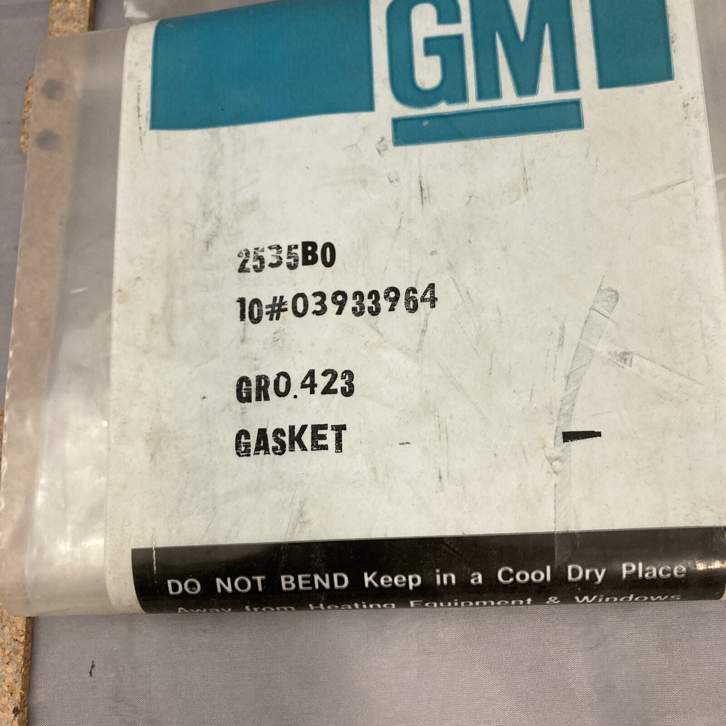 NEW GENUINE GM 03933964 GASKET, ENGINE VALVE ROCKER ARM COVER GR 0.423