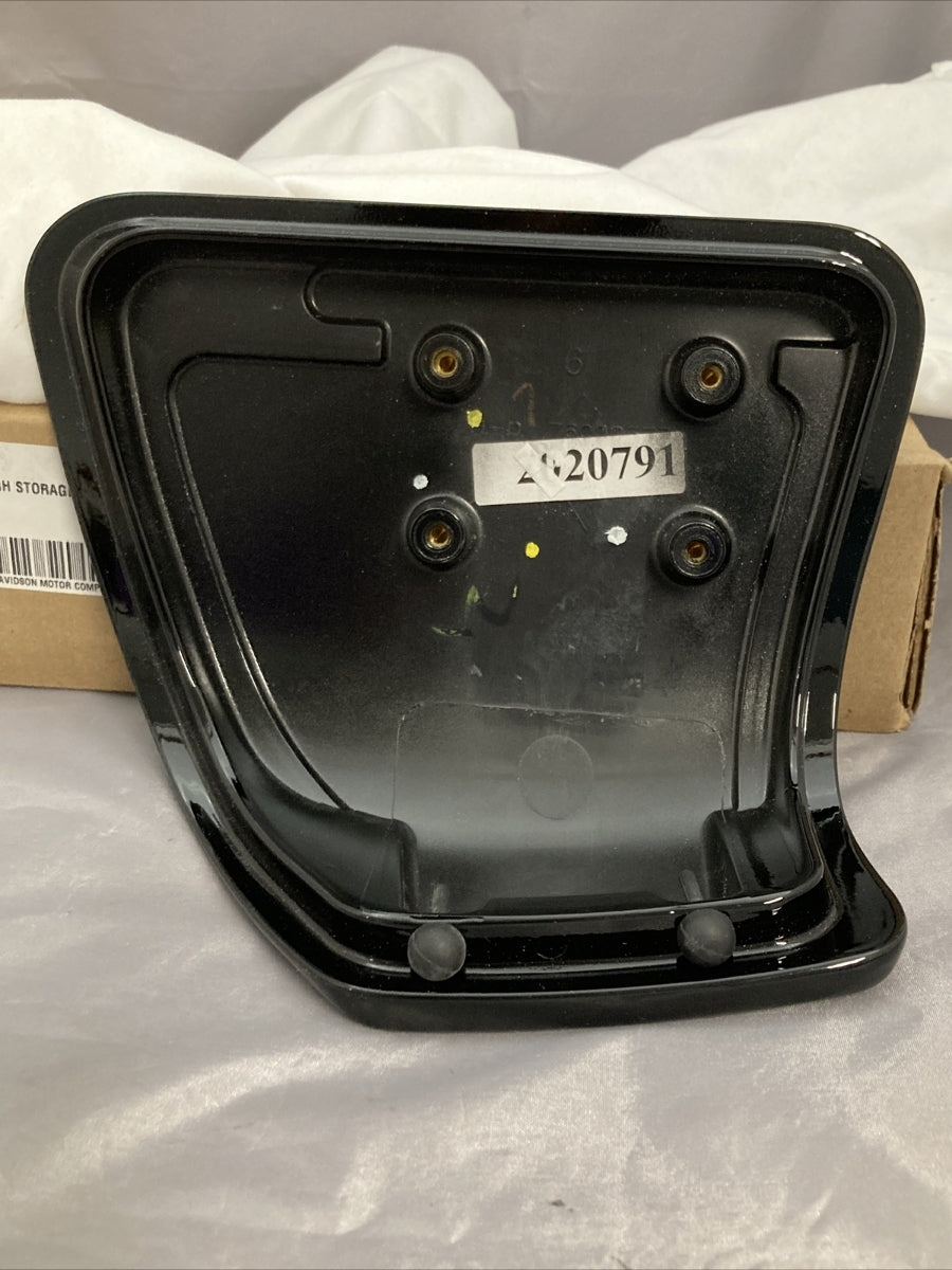 NEW GENUINE HARLEY DAVIDSON 76000376DH MEDIA DOOR ASY, RH STORAGE BLK